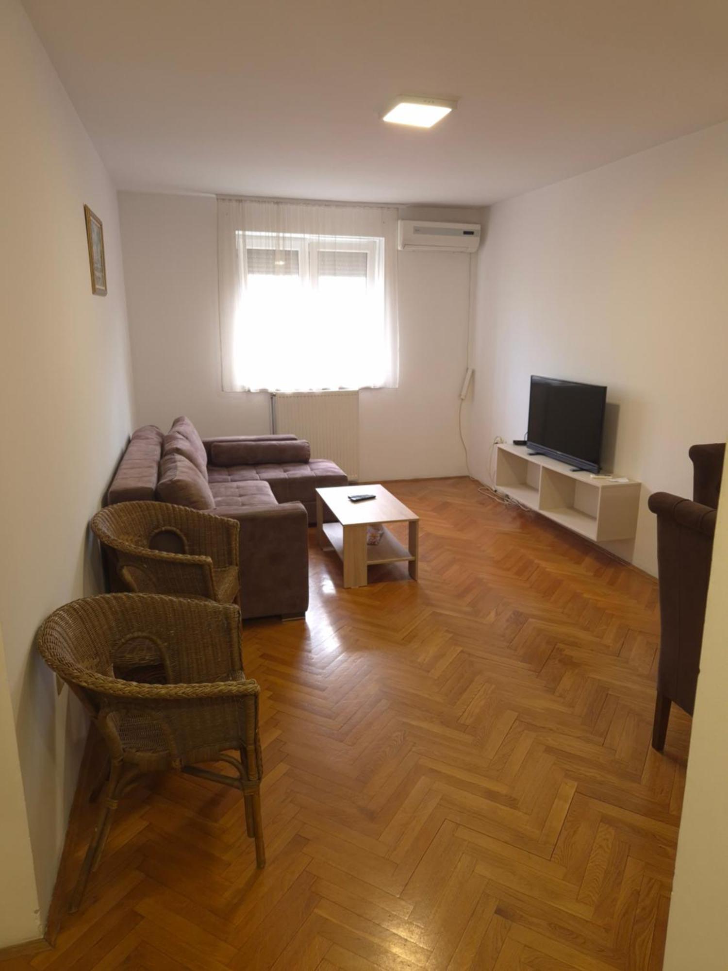 Apartmani Jasmin Novi Sad Esterno foto